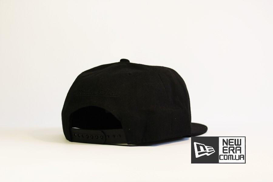 снепбеки бейсболки кепка snapback chicago bulls new era черная на черном