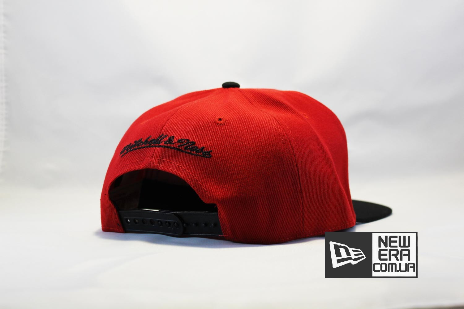 Баскетбольная одежда купить Украина кепка snapback Chicago Bulls New Era красная с быком