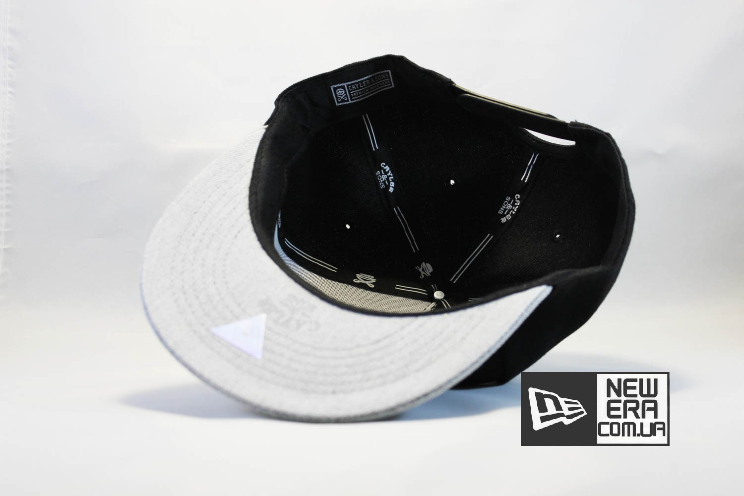 змея снепбек кепка snapback cayler sons skull snake с черепом и змеей