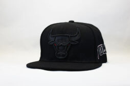 кепка бейсболка snapback chicago bulls new era черная с черным логотипом