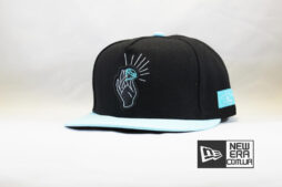 кепка Snapback Cayler and Sons Diamond черная с голубым корызрьком