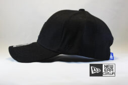 Бейсбольная кепка New Era LA Los Angeles полностью черная с черным логотипом на продажу в Украине