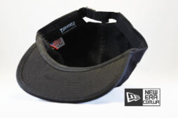 Кепка Thrasher черная с прямым коротким козырьком и логотипом в огне для коллекции в Украине