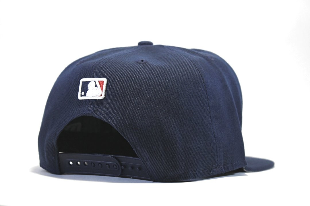 kepka-s-pryamym-kozyrkom-sinyaya-redsox kepka-s-pryamym-kozyrkom-sinyaya-redsox